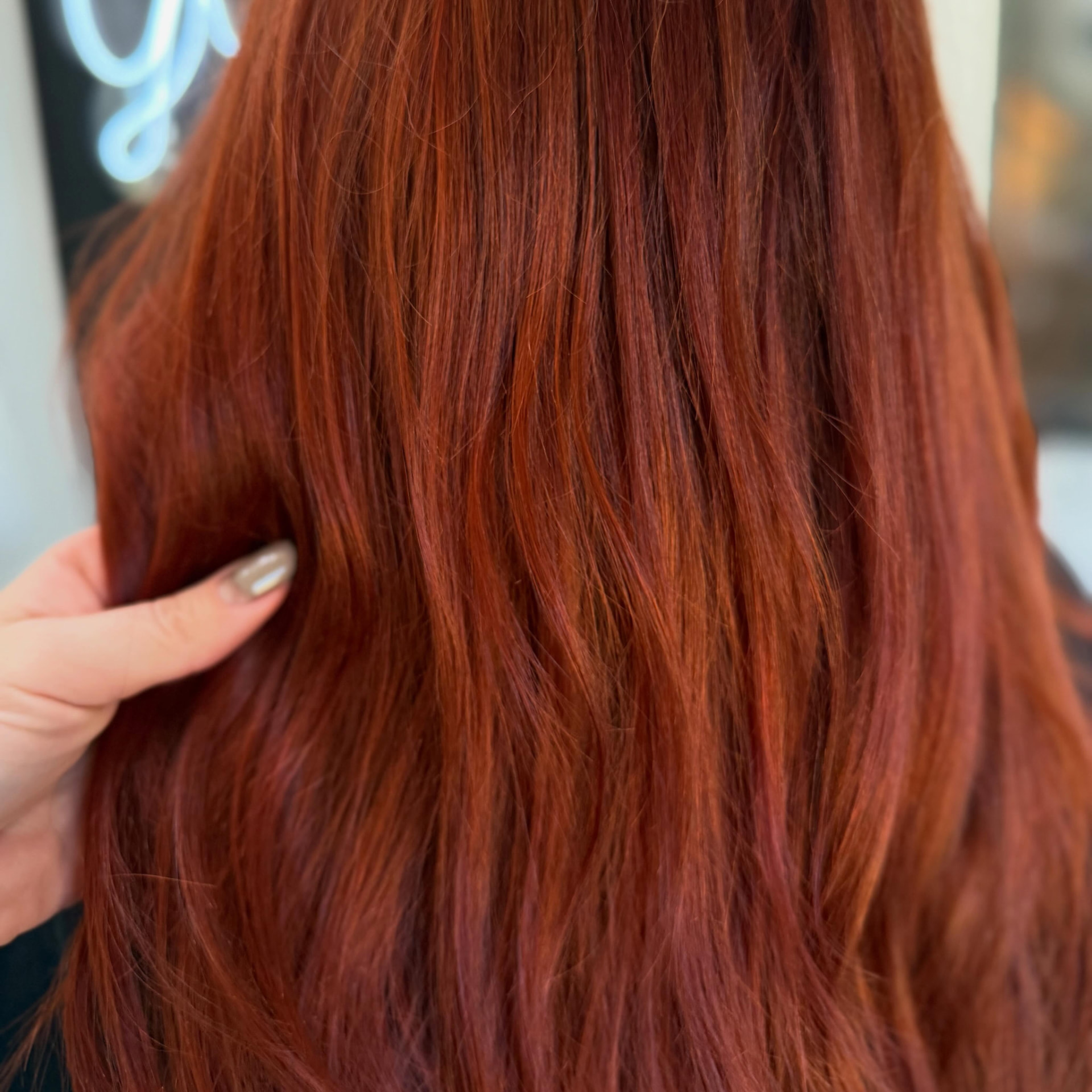 Glossy dimensional red hair color