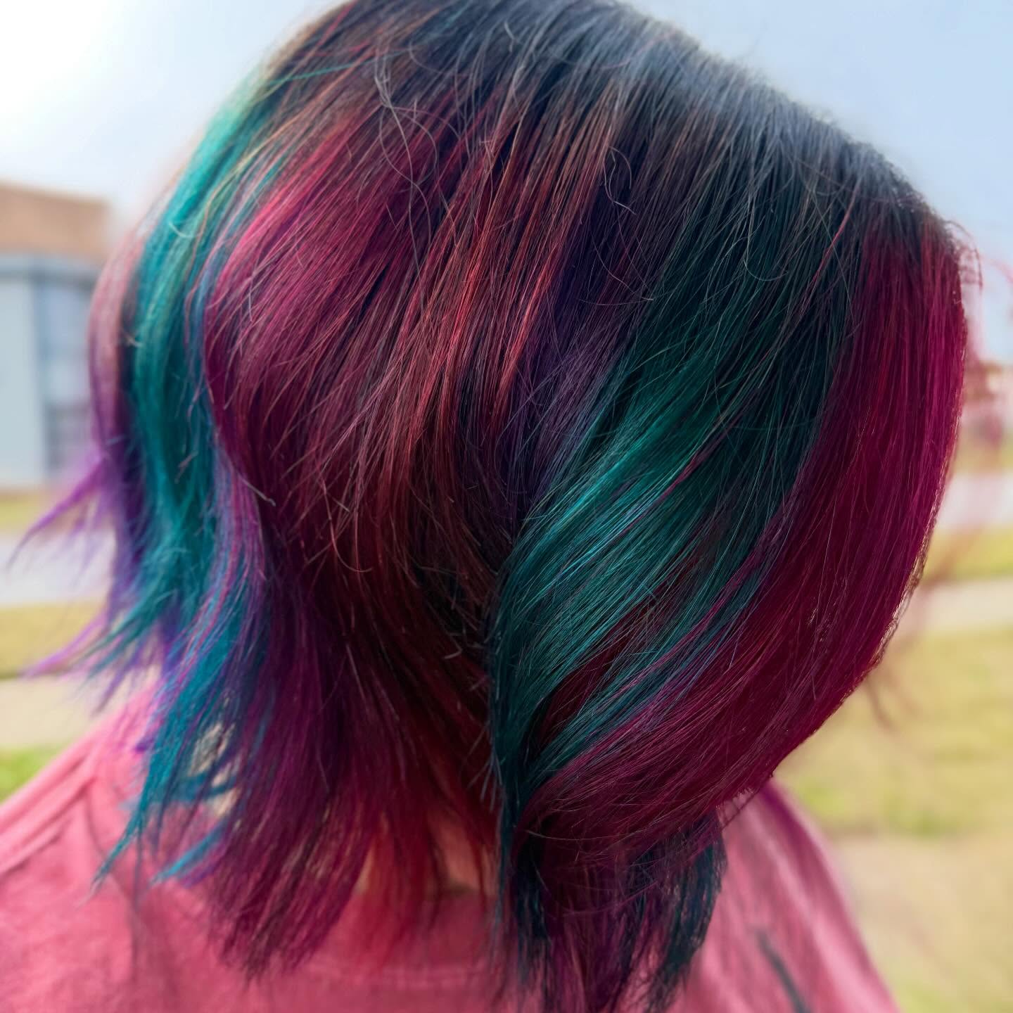 Teal and magenta dimensional bob
